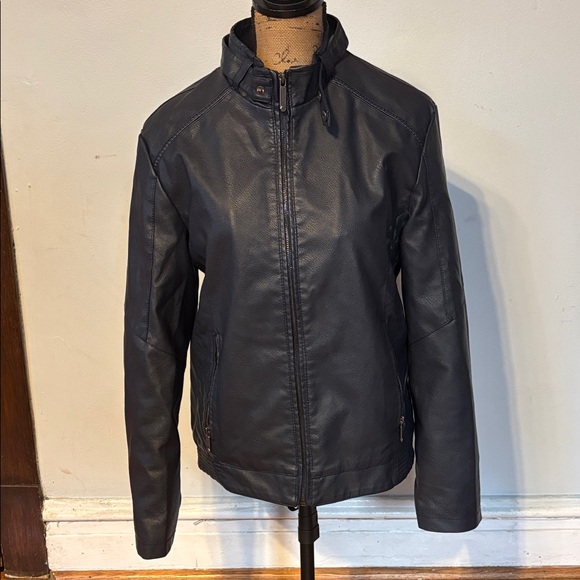 Men's Black Leather Jacket size small - Picture 1 of 3
